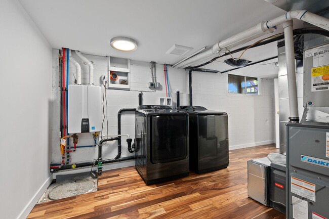 Building Photo - 4bd/2.75ba Seattle Home