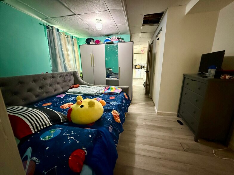 2nd bedroom - 7724 Acrocomia Dr