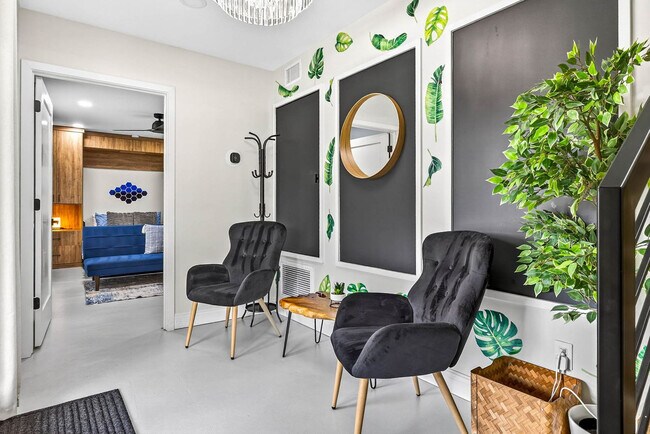 Building Photo - 319 Brentwood Dr