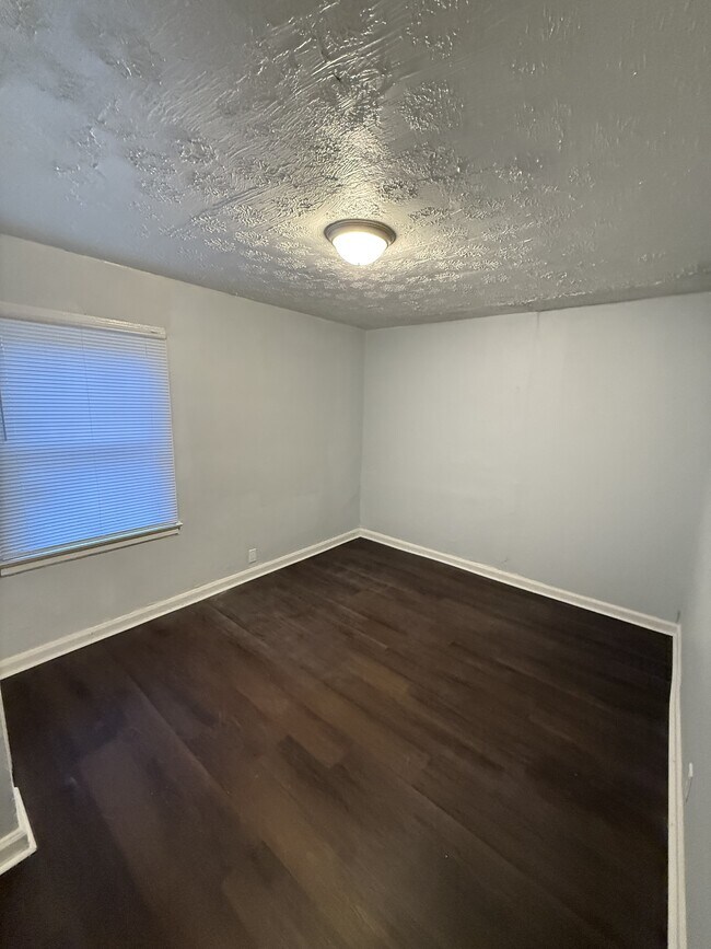 Building Photo - 3446 N Parker Ave