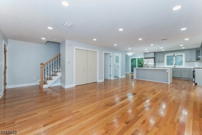 Building Photo - 42 Haverhill Ave