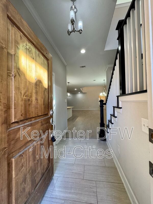 Building Photo - 6726 DeLeon St