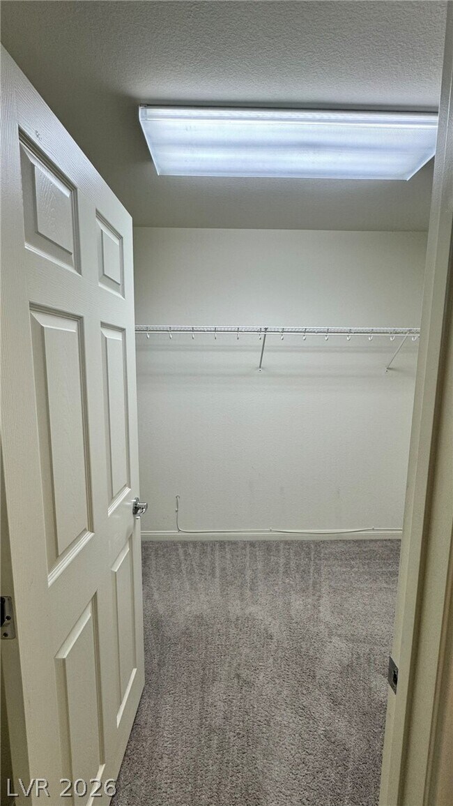 Building Photo - 5035 Lakewood Creek Ave