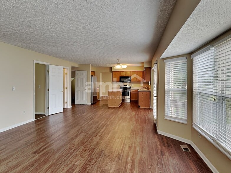 Building Photo - 1124 Waterview Ct