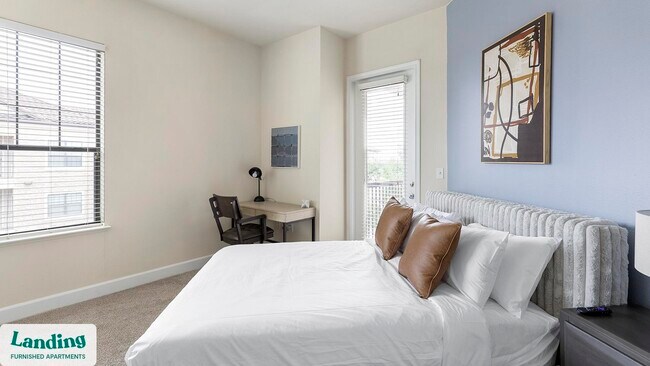 Building Photo - 6101 N Riverside Dr