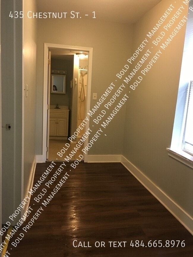 Building Photo - 435 Chestnut St