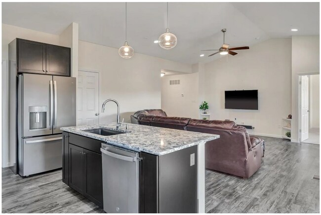 Building Photo - 527 Brookside Forest Ct