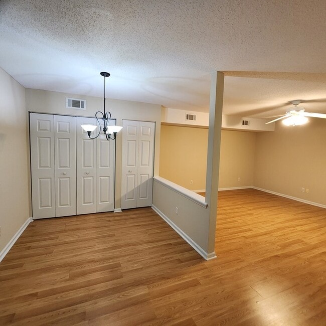 Building Photo - 2831 Edridge Ct
