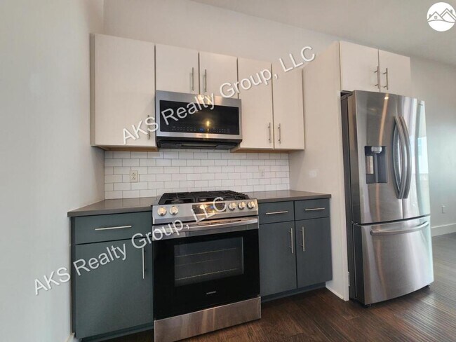 Building Photo - 1801 2nd Ave N