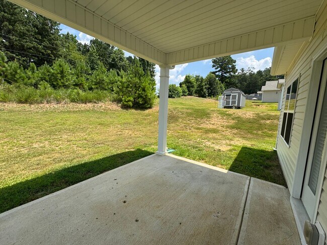 Building Photo - Nice 3/2 house in West Rome- $1,995