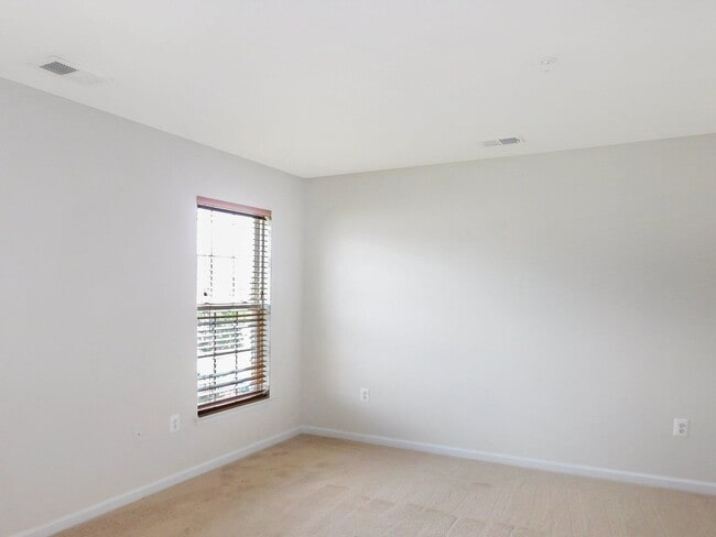 Building Photo - 21310 Jettison Ct