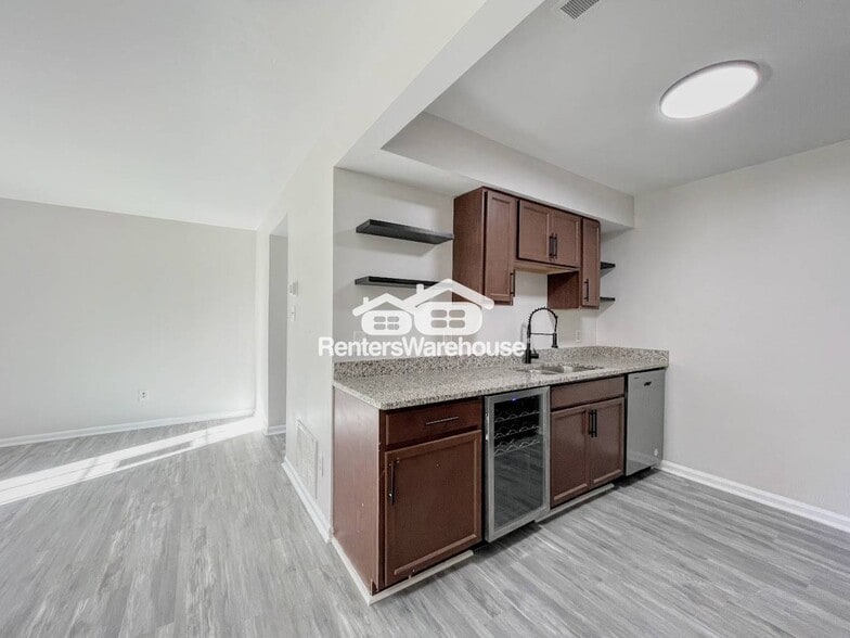 Building Photo - 1866 Olde Buckingham Rd