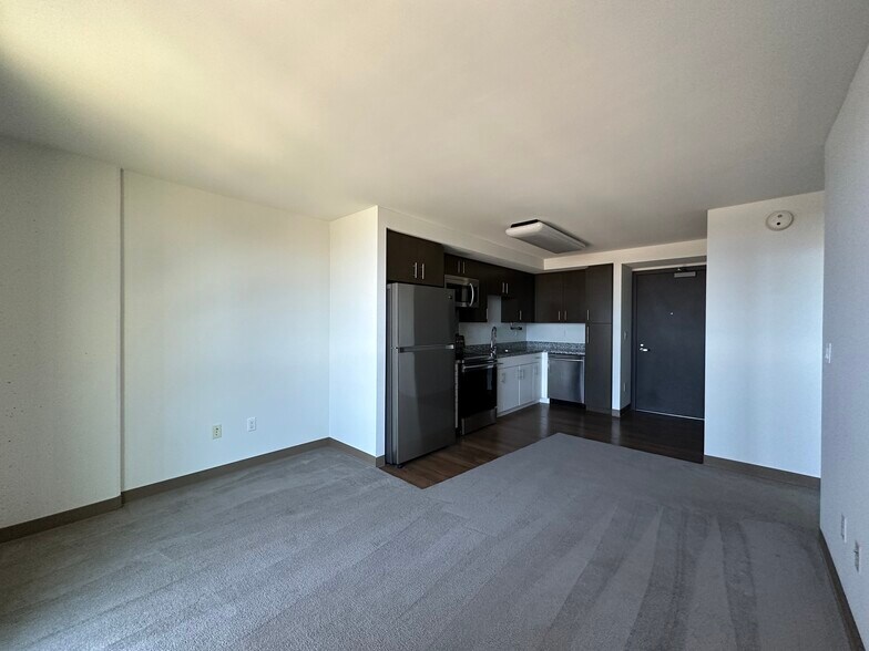 Building Photo - 988 Halekauwila St