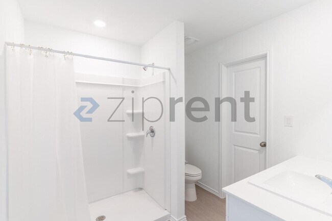 Building Photo - 208 Skyfire St