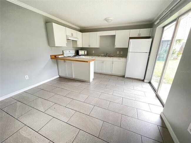 Building Photo - 1223 CR 463