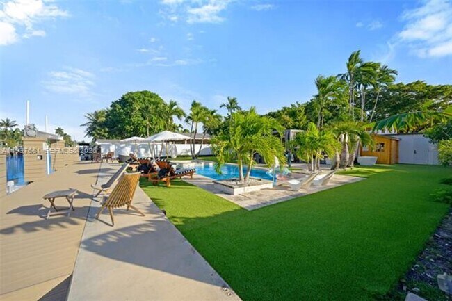 Building Photo - 1935 Keystone Blvd