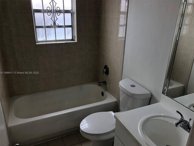 Building Photo - 1725 W 60th St