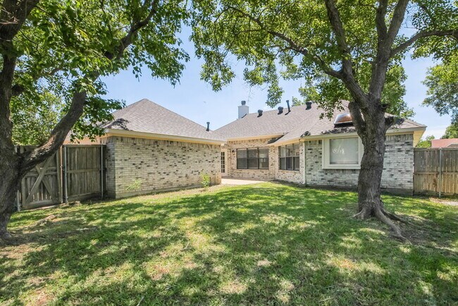 Building Photo - 1109 Buckeye Dr