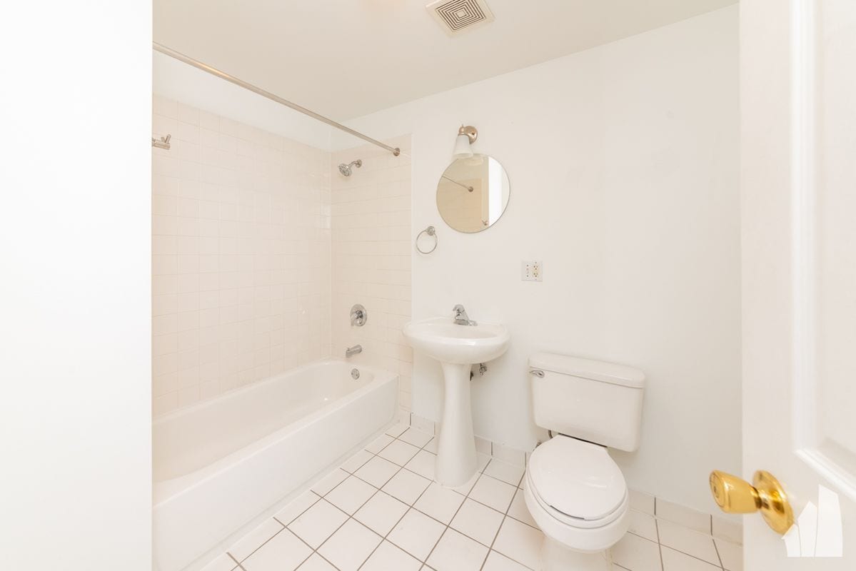 Building Photo - 1822 S Bishop St