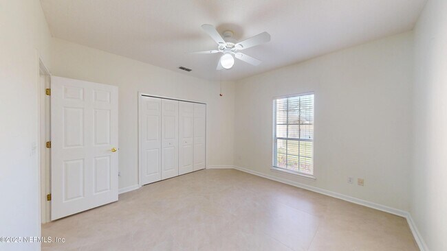 Building Photo - 10061 Vineyard Lake Rd E