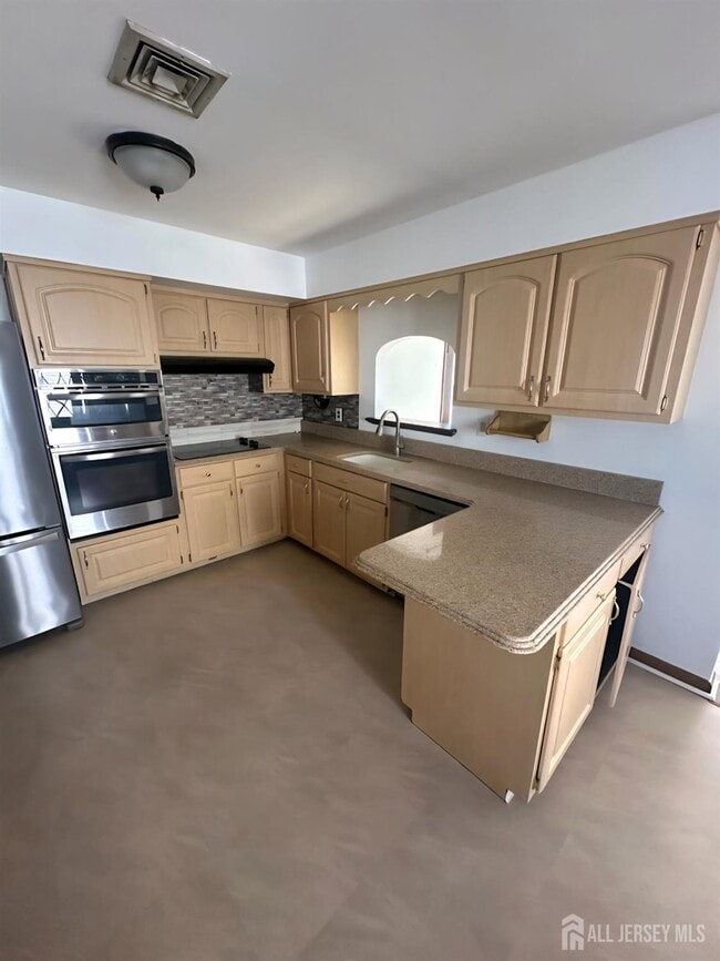 Building Photo - 182 Bloomfield Ave