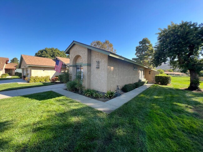 Building Photo - Beautiful Bel-Air floor plan on the Golf C...