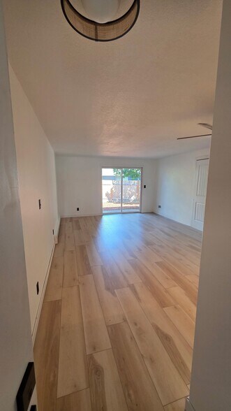 Building Photo - 1637 22nd Pl