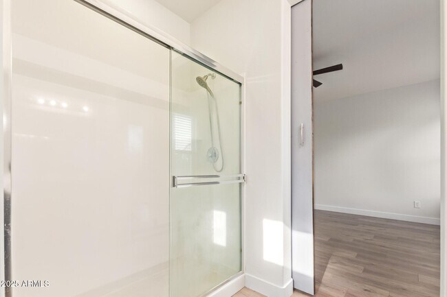 Building Photo - 2669 E Bellerive Dr