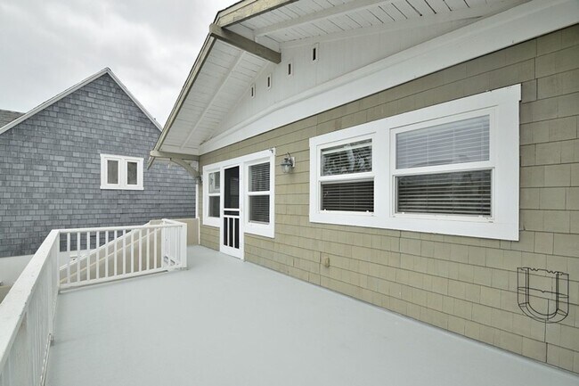 Building Photo - 1732