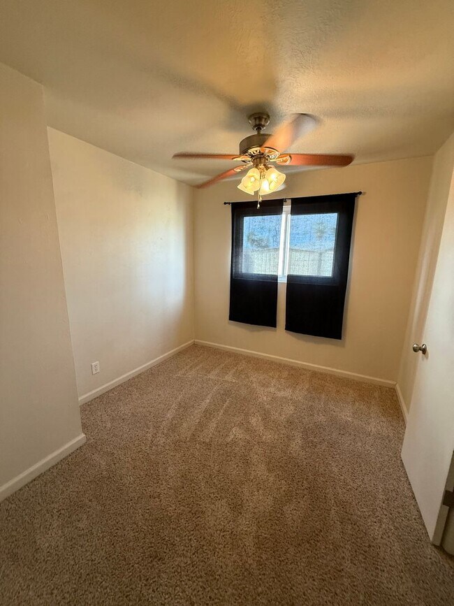 Building Photo - COUNTRY CLUB ESTATES 3 Bedroom Home available for Rent!