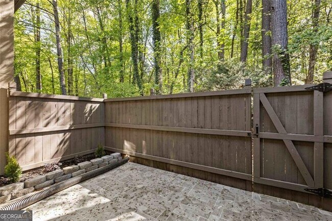 Building Photo - 72 Ivy Pkwy NE