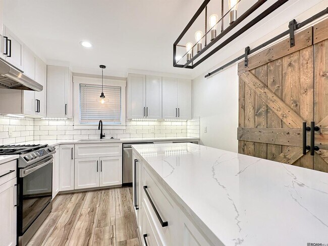 Building Photo - 7323 Sheffield Ct