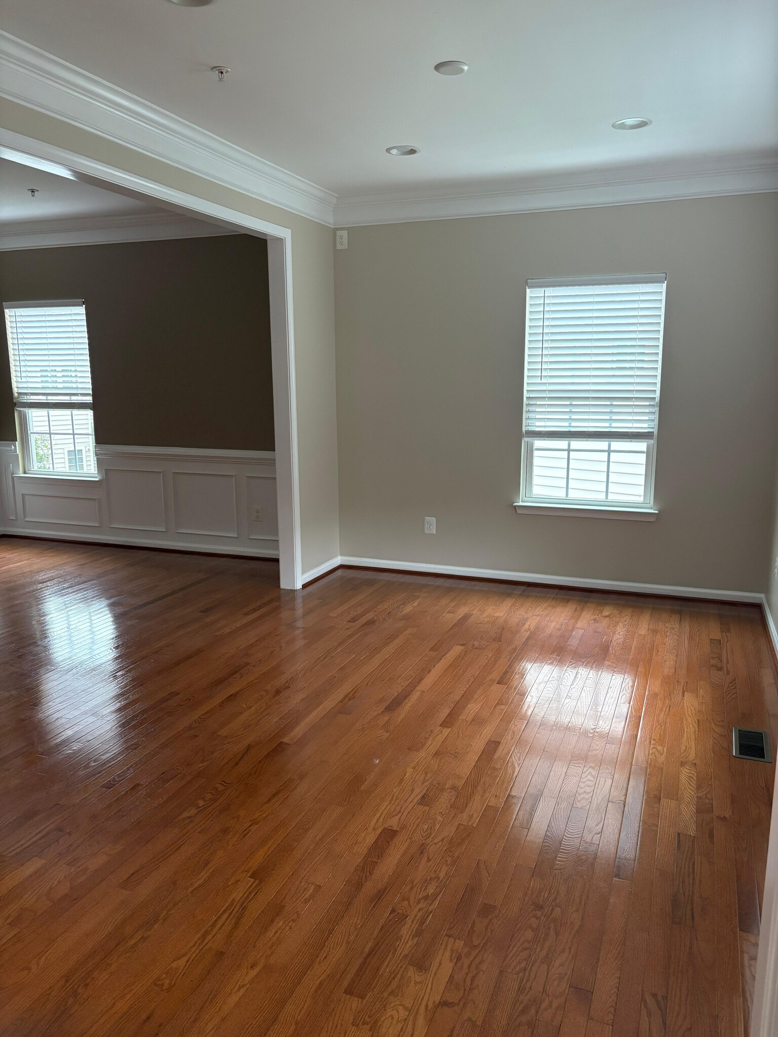 Building Photo - 1023 Anderson Pl SE