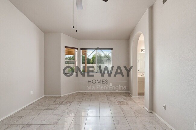 Building Photo - 819 E Cindy St