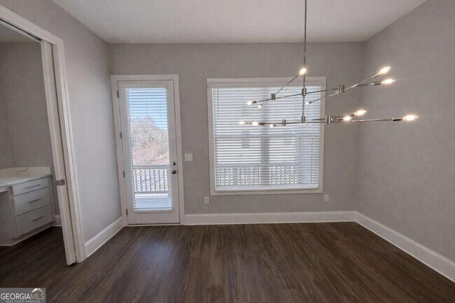 Building Photo - 1375 Walking Wy