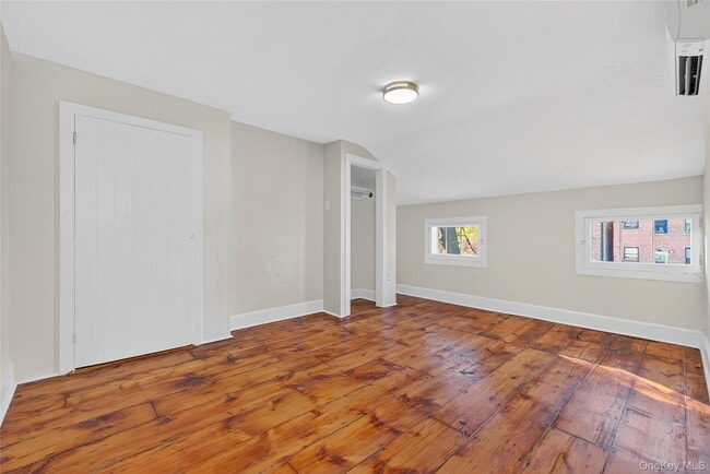 Building Photo - 171 Chambers St