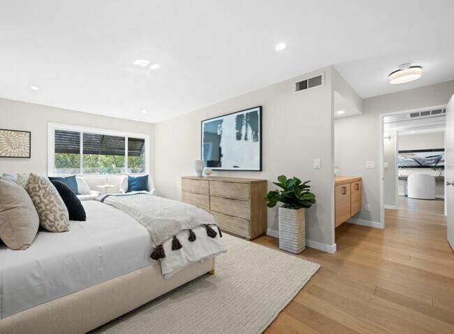 Building Photo - 1388 Ala Moana Blvd