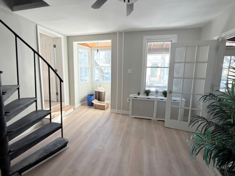 Building Photo - 4424 Pechin St