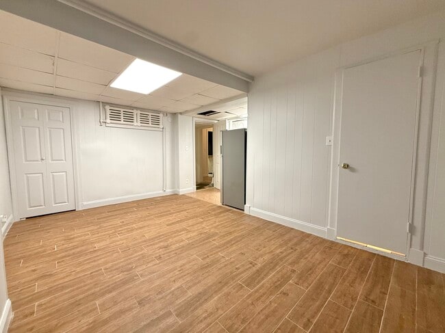 Building Photo - 1683 Beacon St