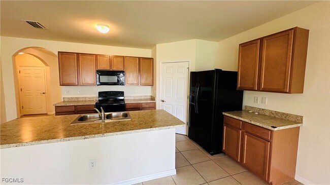 Building Photo - 4417 SW 15th Pl