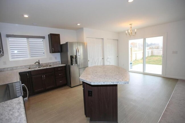 Building Photo - 4978 Crestbrook Dr