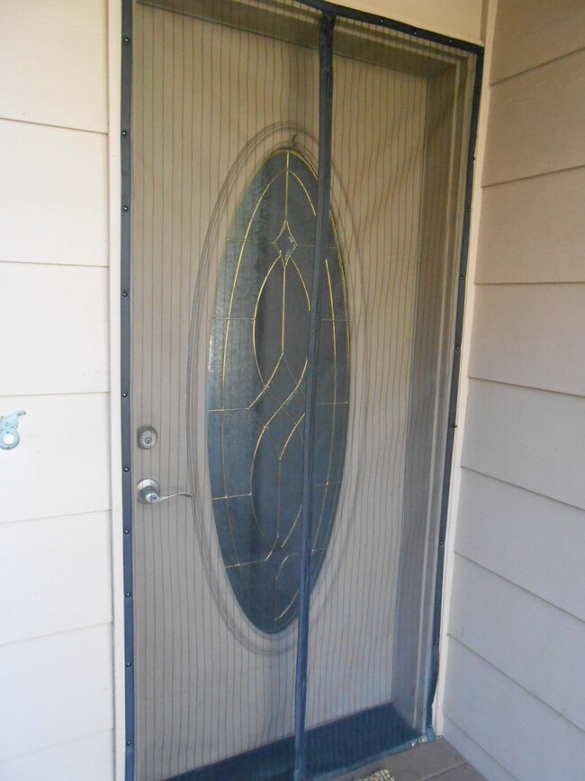 Building Photo - 1021 SW Crosscut Ct