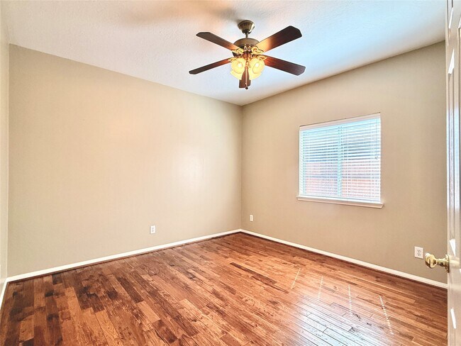 Building Photo - 16518 Wheatmill Ct