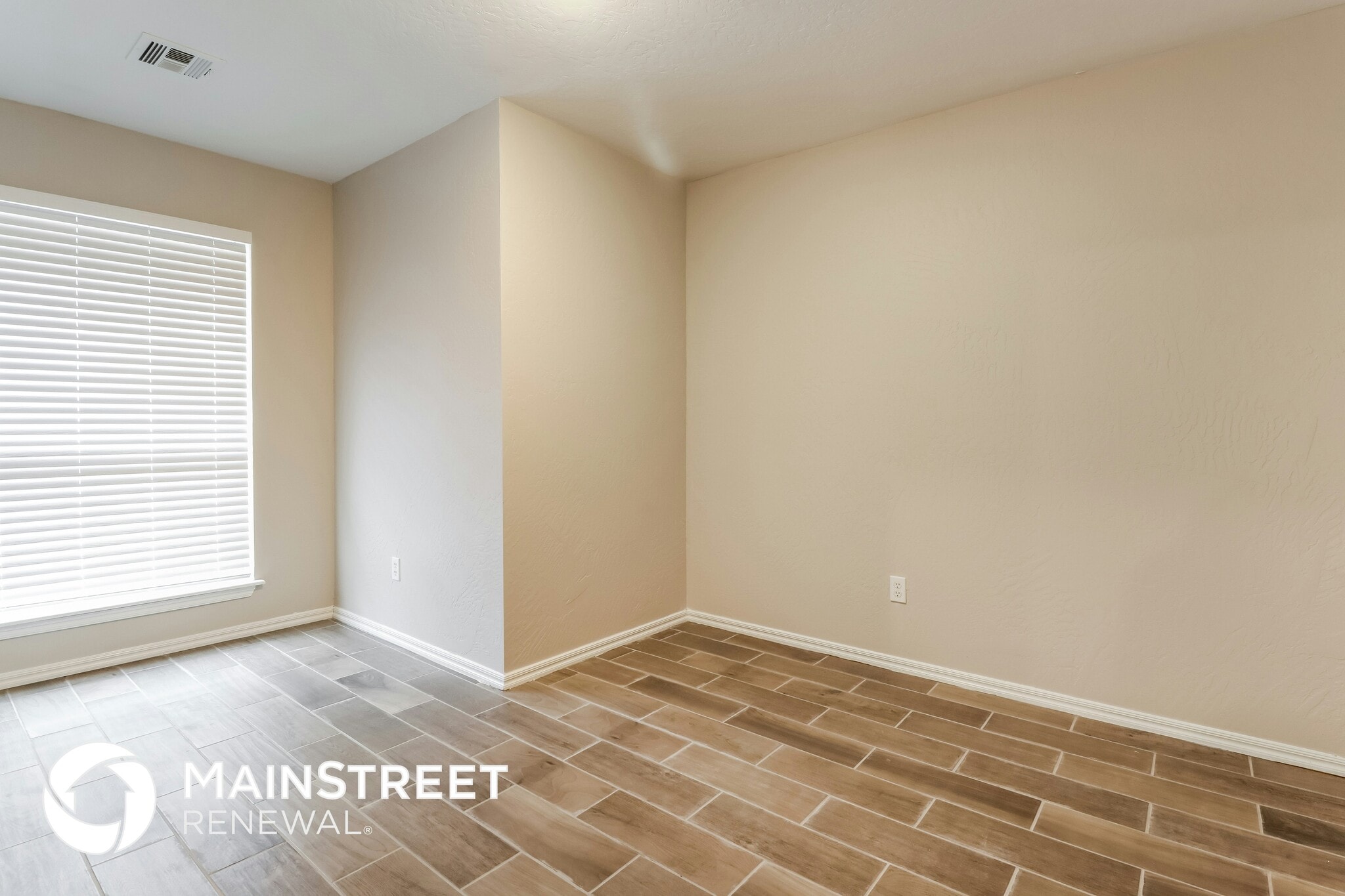 Building Photo - 1125 Oak Creek Dr