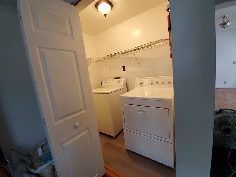 Building Photo - 116 1st Ave