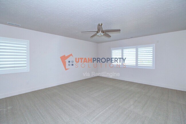 Building Photo - 2697 N Snowberry Dr