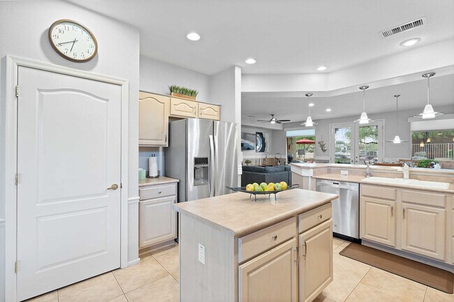 Building Photo - 17824 N Stone Haven Dr