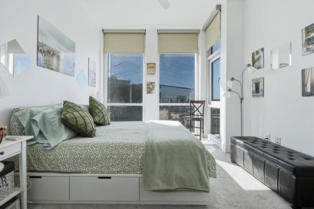 Building Photo - 500 Throckmorton St