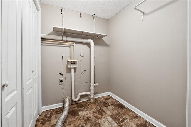 Building Photo - 2684 Forest Way NE