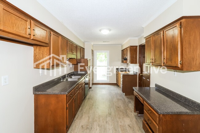 Building Photo - 4124 Glenroy Dr